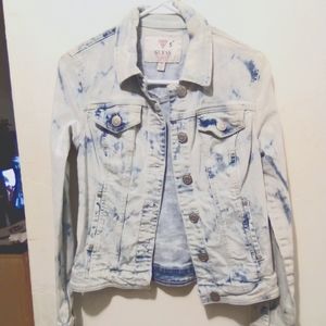 Guess Los Angeles Women's Light Wash Collared Bottom Up Blue Denim Jacket Size S